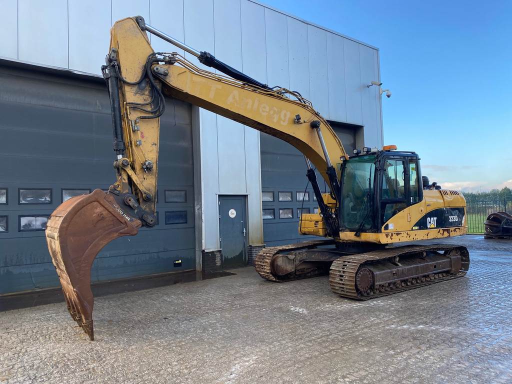 CAT 323DL - CE certified / Hydraulic Q/C / hammerlines