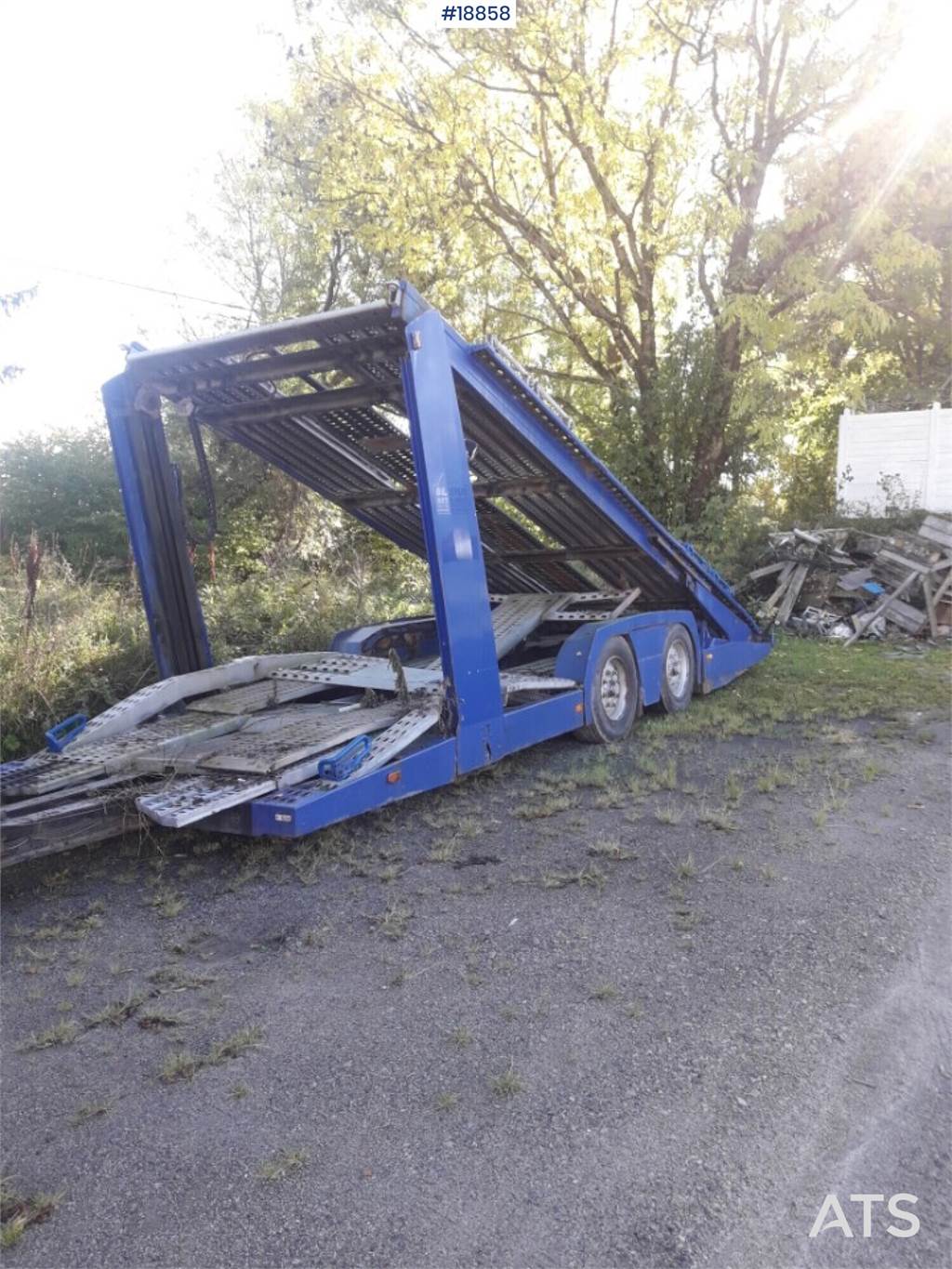 Volvo FH12 4x2 Car freight w/ Lohr trailer