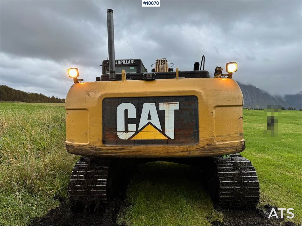 CAT 323D