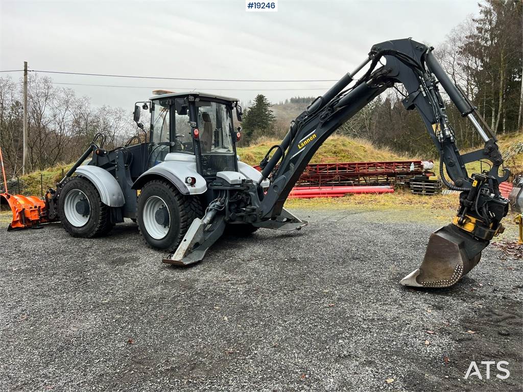 Lännen 8600i Backhoe w/ Rototilt, Bucket, Pinch, sanding