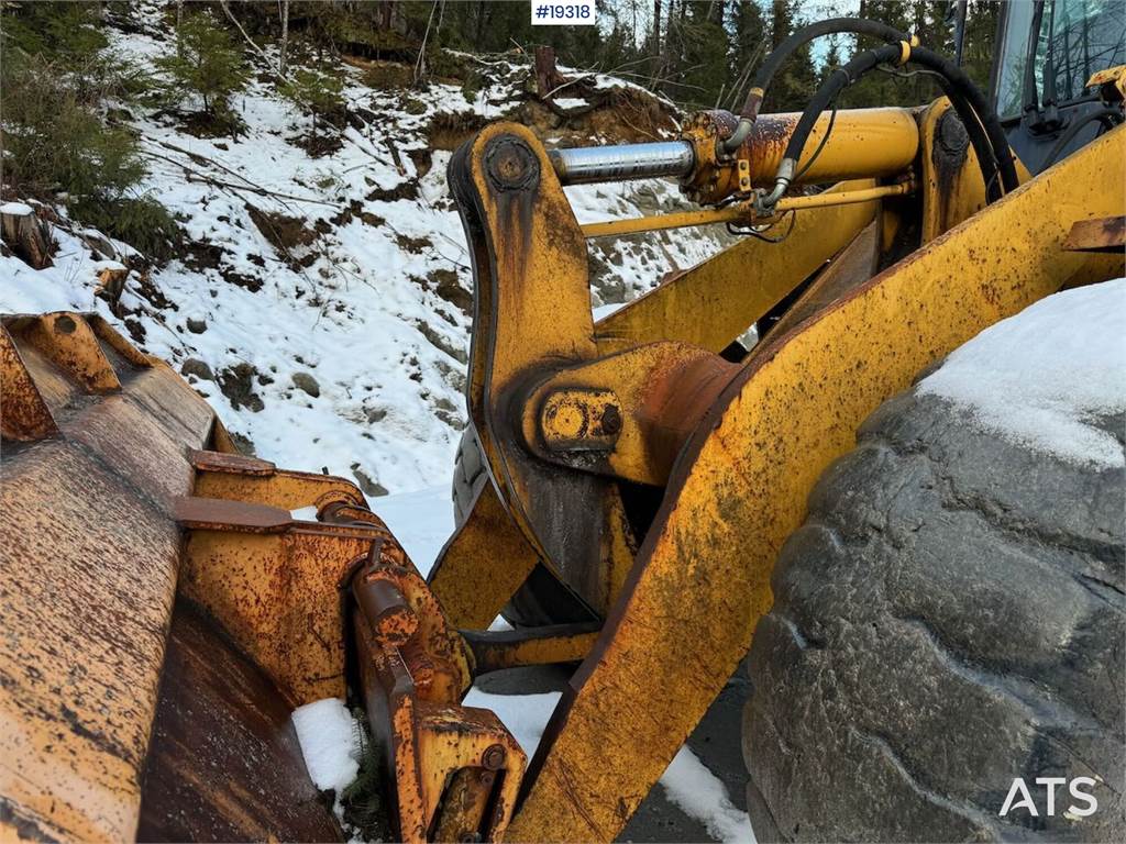 Komatsu WA380 Wheel Loader w/ Bucket WATCH VIDEO