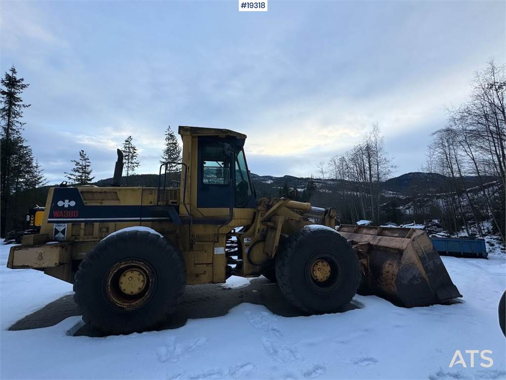 Komatsu WA380 Wheel Loader w/ Bucket WATCH VIDEO