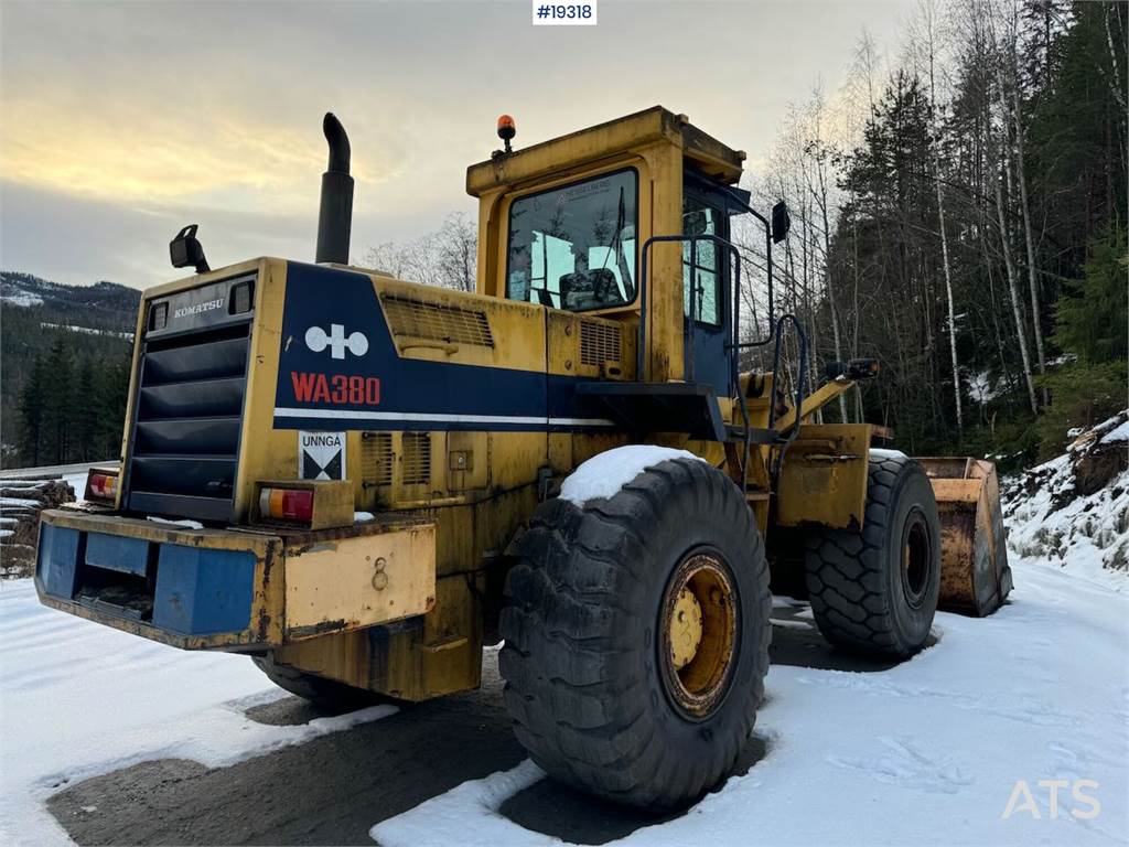 Komatsu WA380 Wheel Loader w/ Bucket WATCH VIDEO