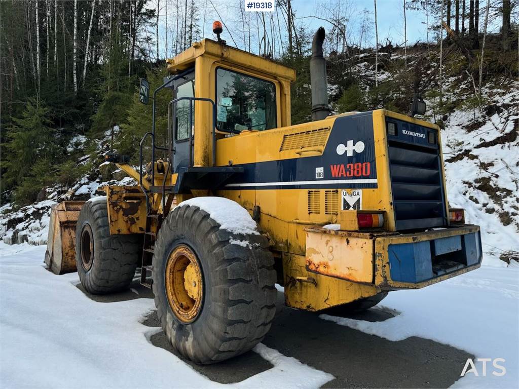 Komatsu WA380 Wheel Loader w/ Bucket WATCH VIDEO