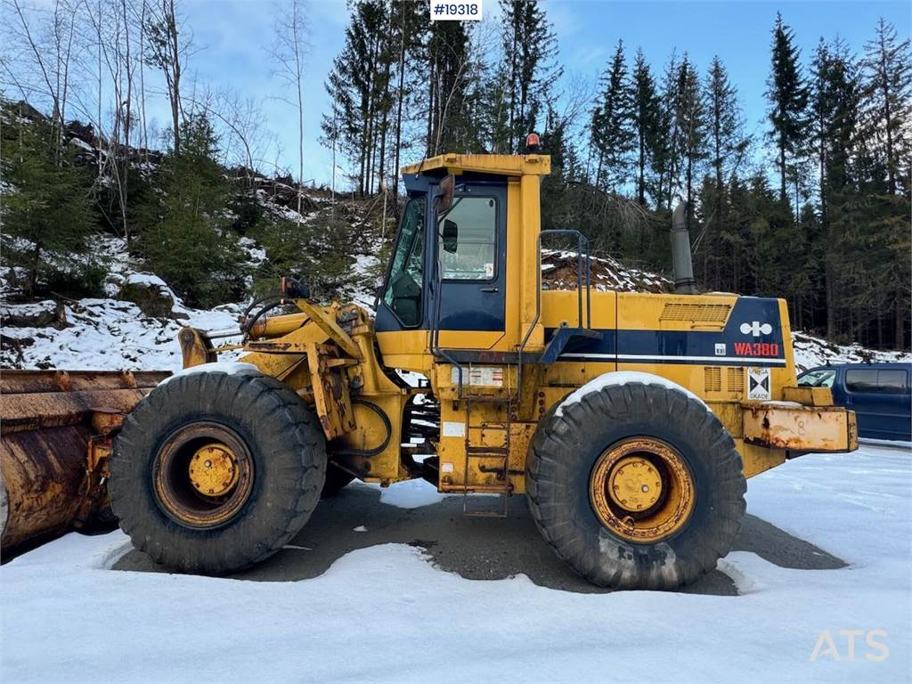 Komatsu WA380 Wheel Loader w/ Bucket WATCH VIDEO