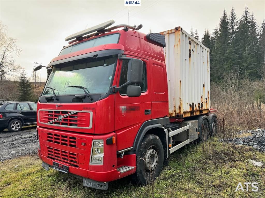 Volvo FM440 Chassis w/ Container.