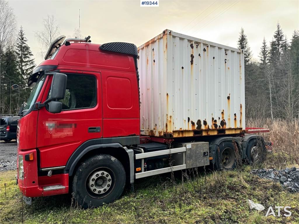 Volvo FM440 Chassis w/ Container.