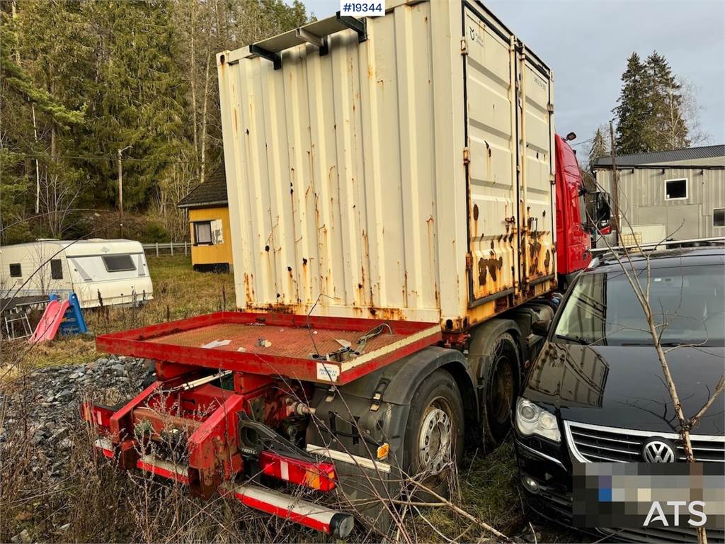 Volvo FM440 Chassis w/ Container.