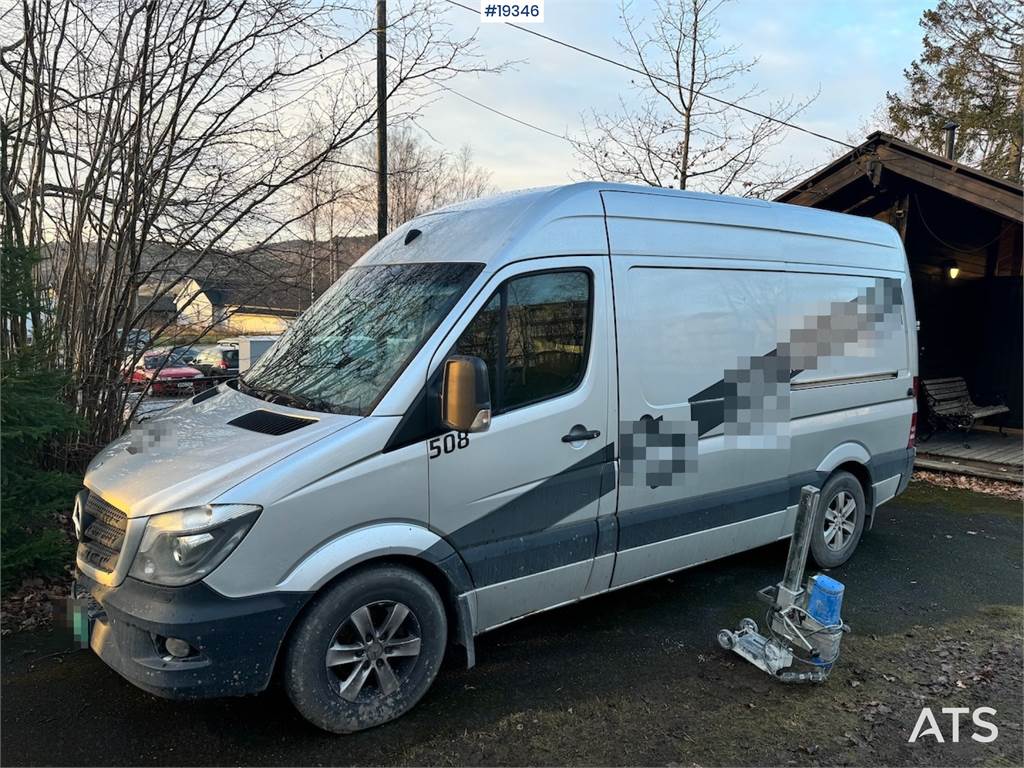 Mercedes-Benz Sprinter 319CDI Van.