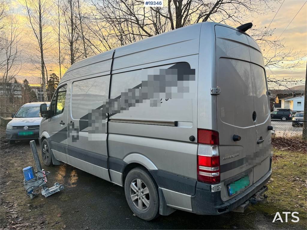 Mercedes-Benz Sprinter 319CDI Van.