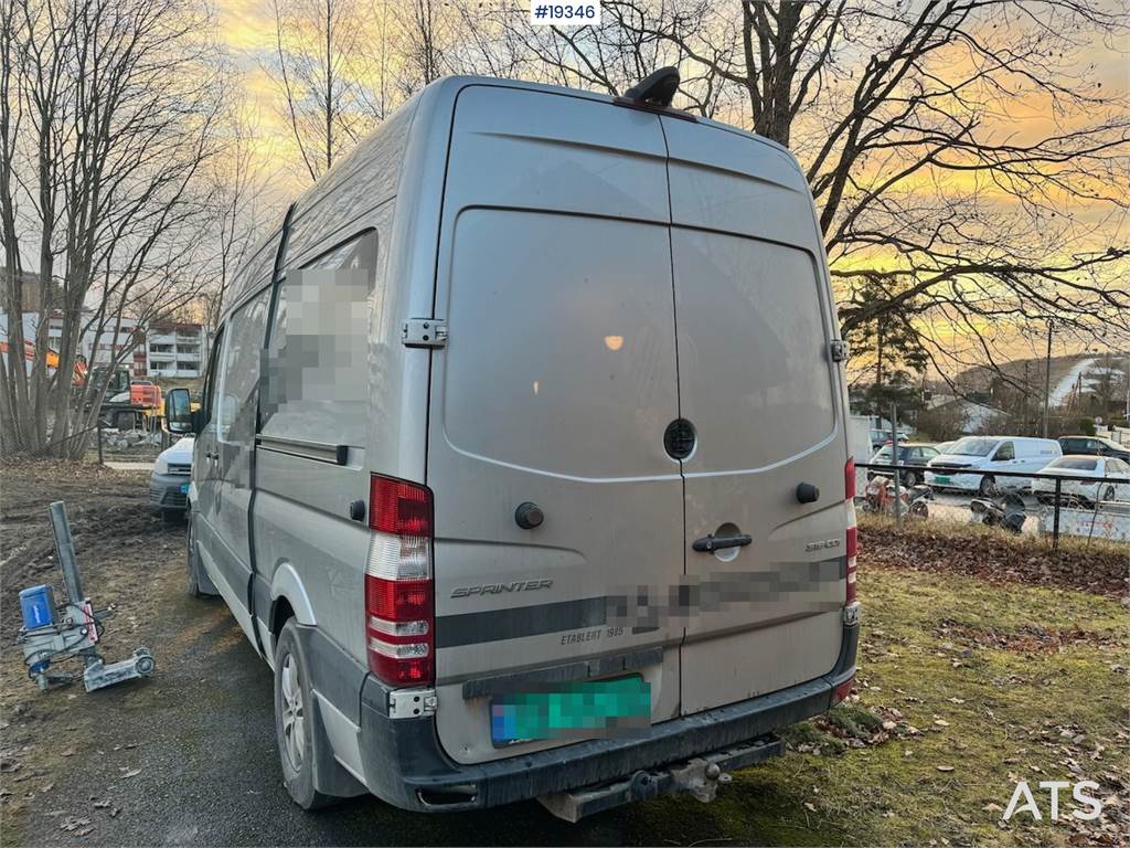 Mercedes-Benz Sprinter 319CDI Van.