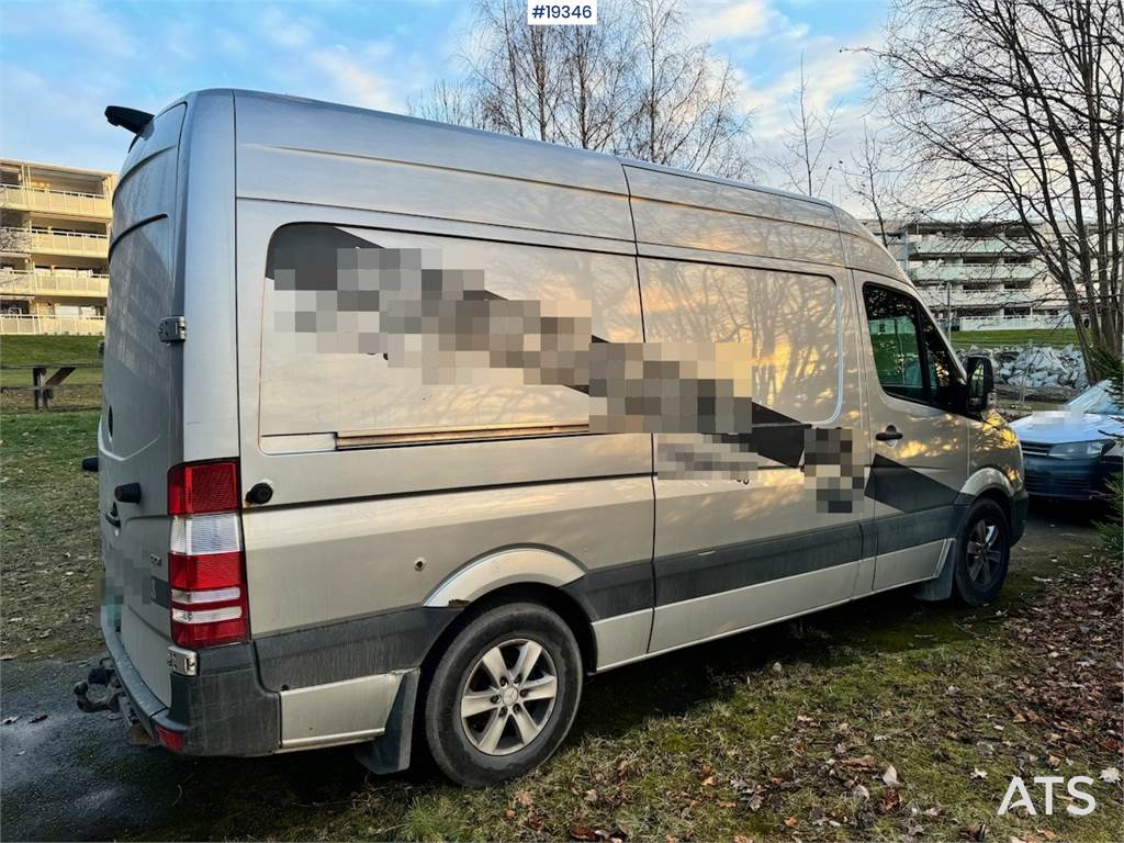 Mercedes-Benz Sprinter 319CDI Van.