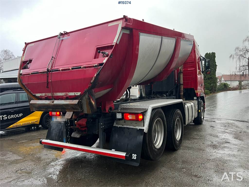 Volvo FH16 6x2 asphalt truck w/ hydraulic canopy and 2-p