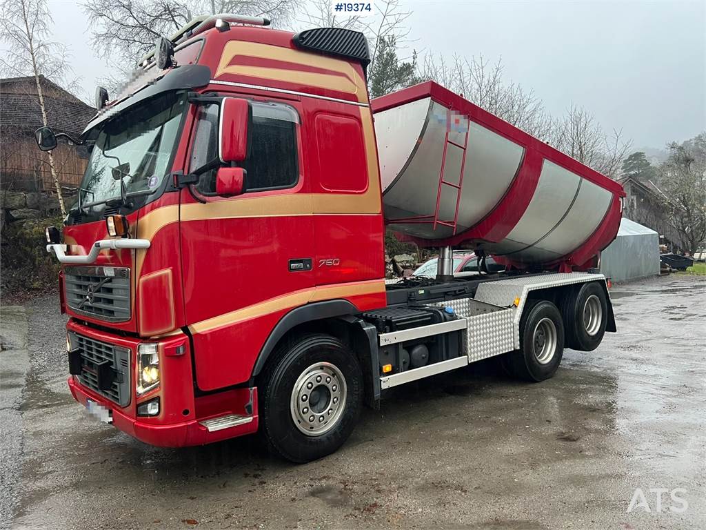 Volvo FH16 6x2 asphalt truck w/ hydraulic canopy and 2-p