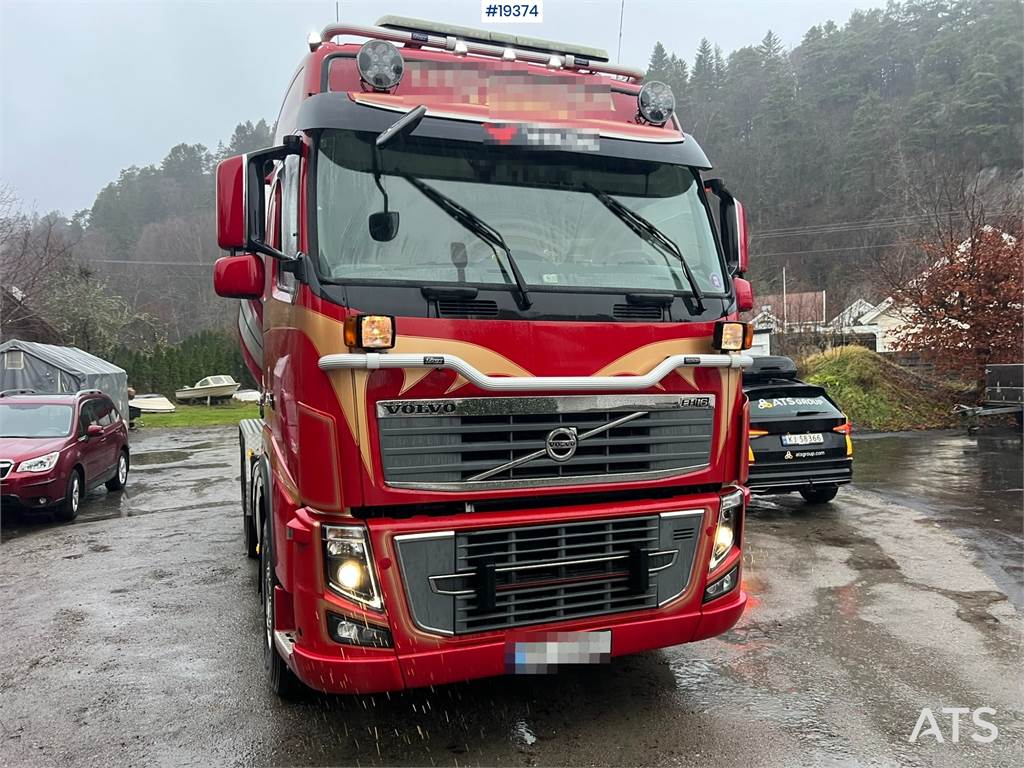 Volvo FH16 6x2 asphalt truck w/ hydraulic canopy and 2-p