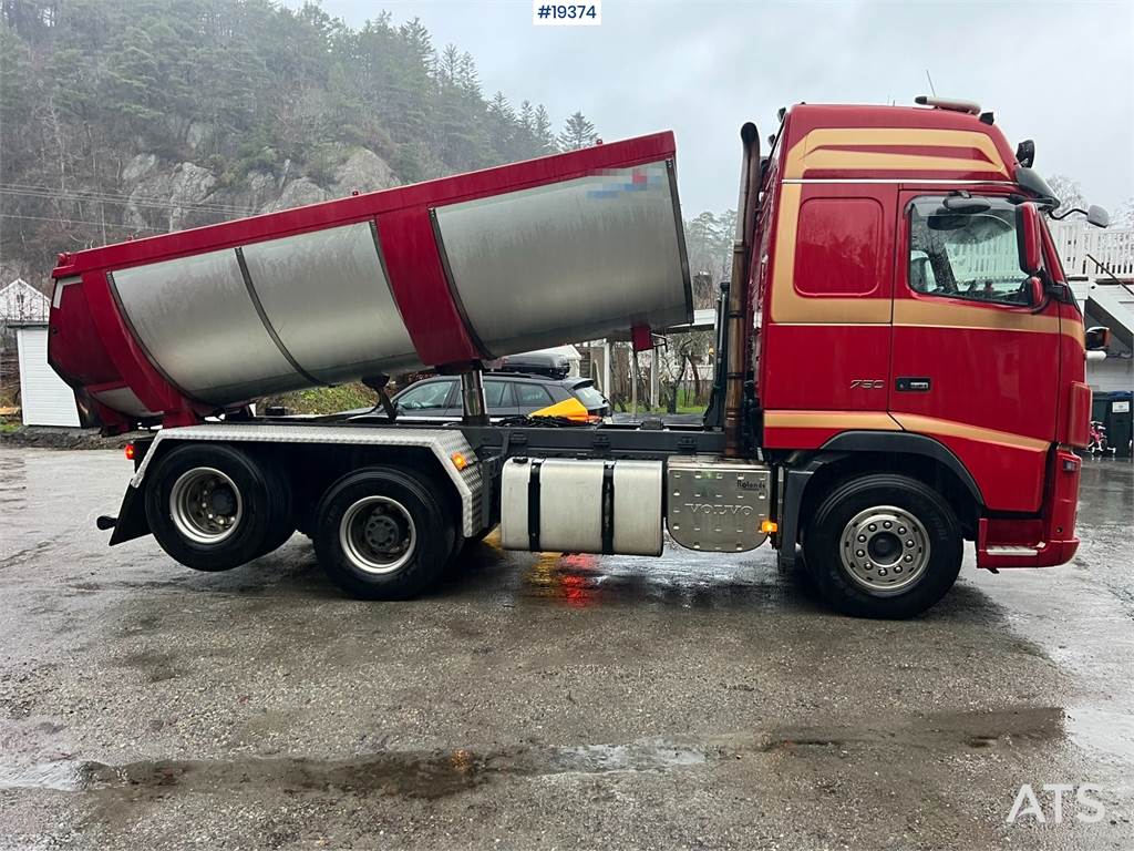 Volvo FH16 6x2 asphalt truck w/ hydraulic canopy and 2-p