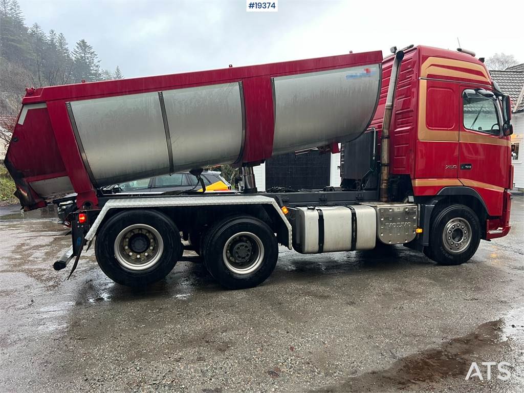 Volvo FH16 6x2 asphalt truck w/ hydraulic canopy and 2-p