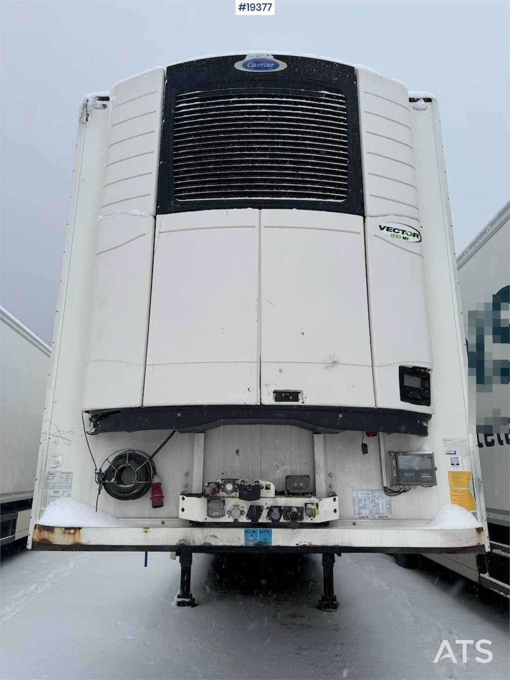 Schmitz Cargobull closed semi trailer w/ refrigerator/freezer unit