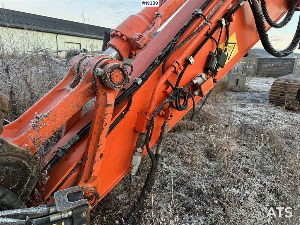 Hitachi ZX210LC-6 excavator w/ GPS, two buckets, rototilt