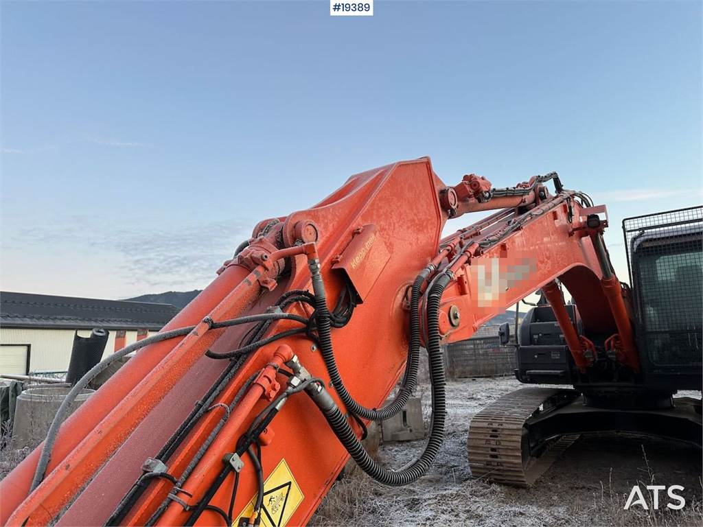 Hitachi ZX210LC-6 excavator w/ GPS, two buckets, rototilt