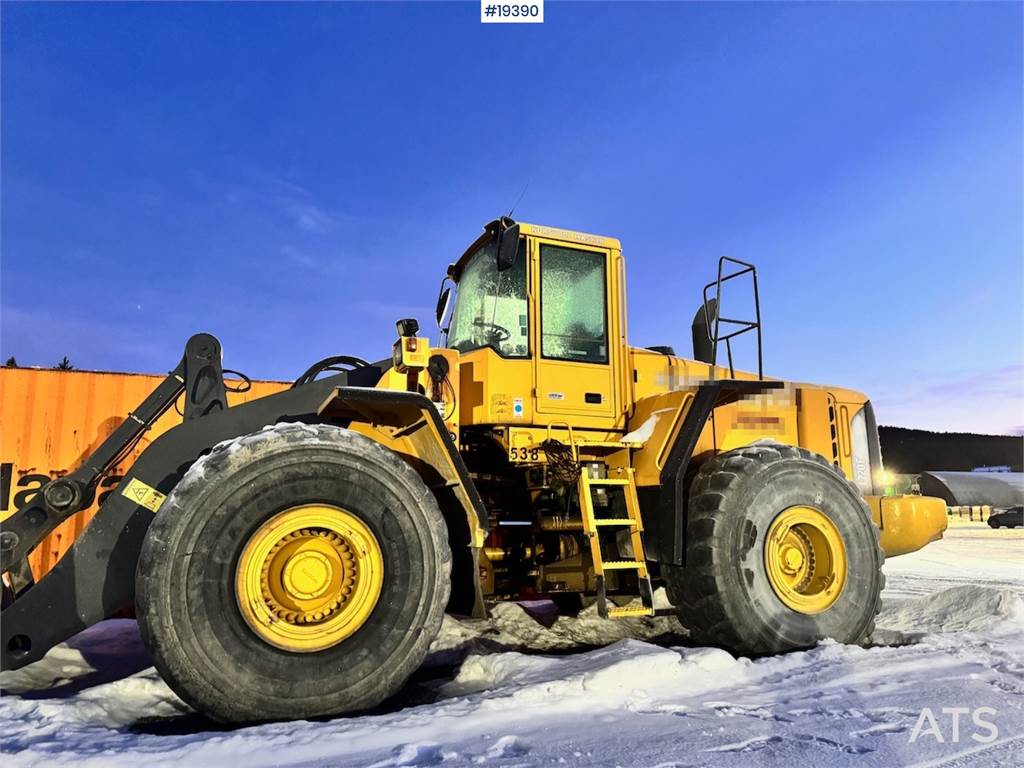 Volvo L220E Wheel Loader w/ Bucket, Scale and Printer.