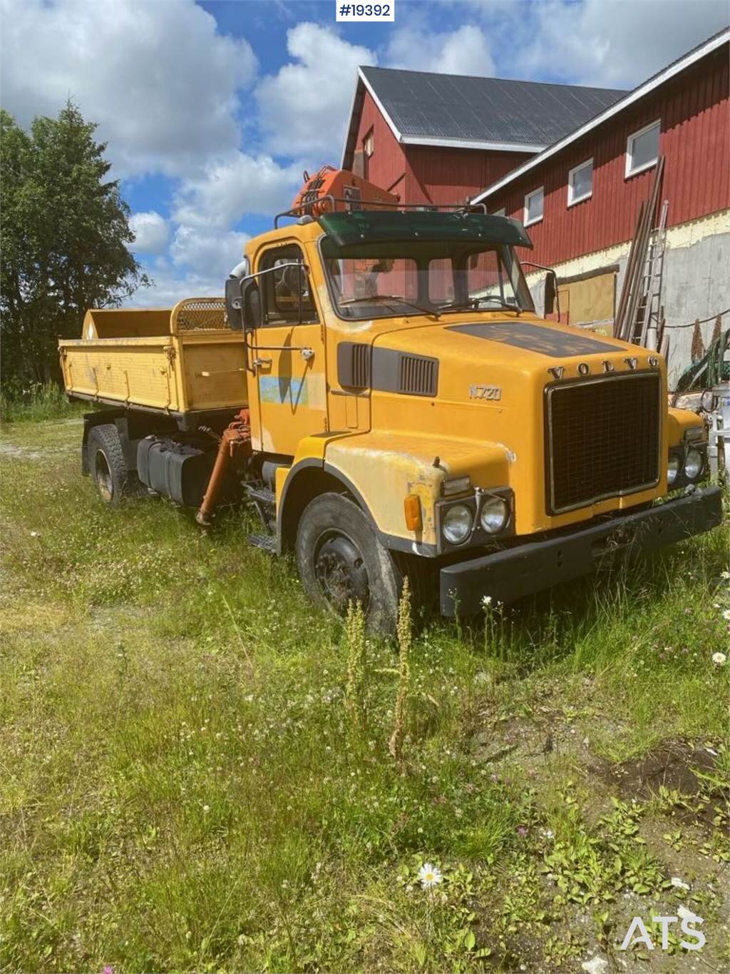 Volvo N720 crane truck 4x2 w/ 1978 Hiab crane. WATCH VID