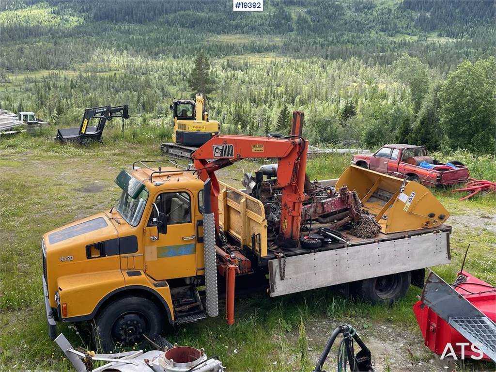 Volvo N720 crane truck 4x2 w/ 1978 Hiab crane. WATCH VID