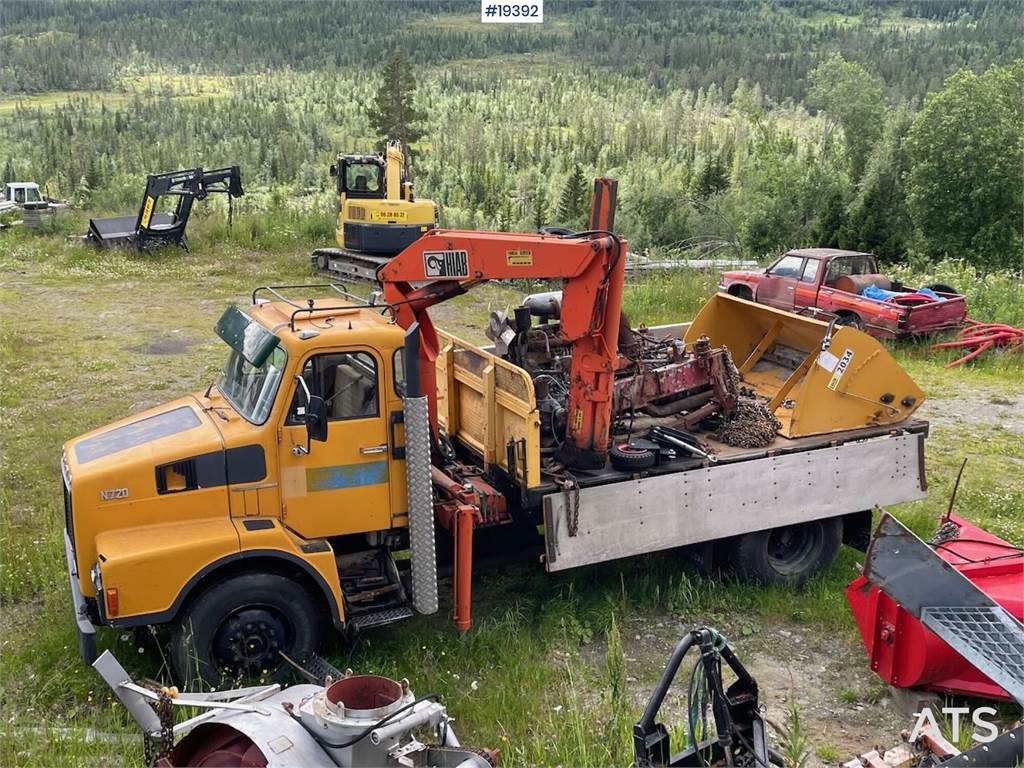 Volvo N720 crane truck 4x2 w/ 1978 Hiab crane. WATCH VID