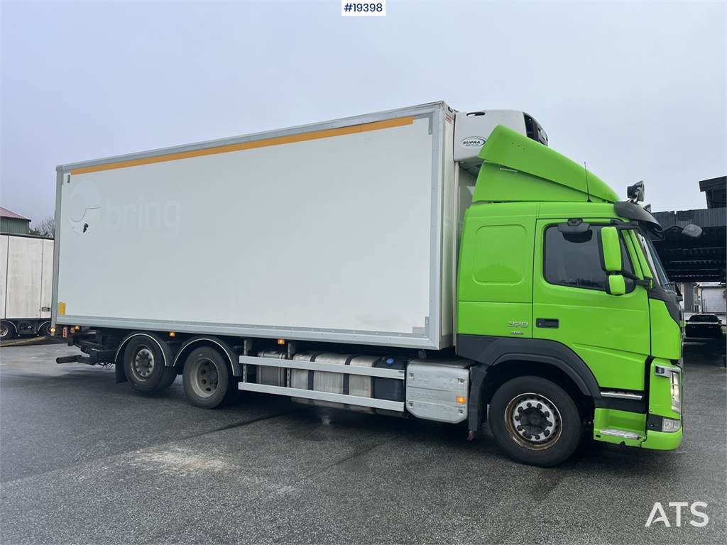 Volvo FM box truck w/ refrigerator/freezer unit