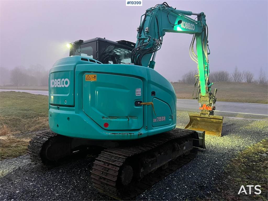 Kobelco SK75SR-7 Excavator w/ Rototilt, sanding bucket and