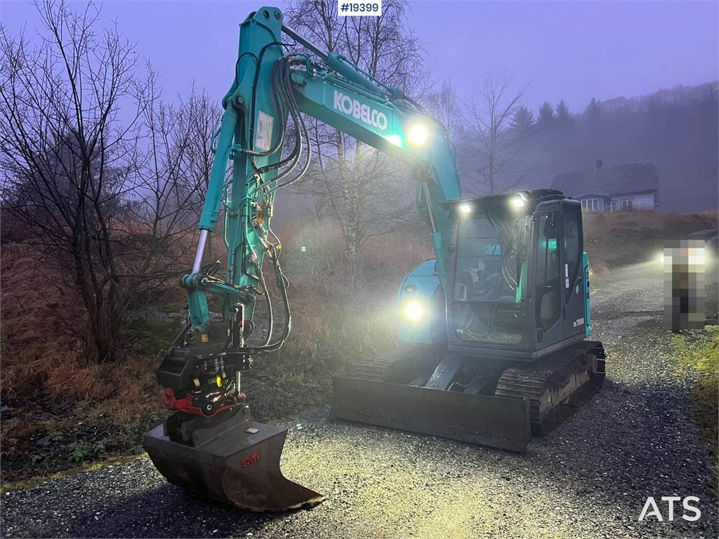 Kobelco SK75SR-7 Excavator w/ Rototilt, sanding bucket and