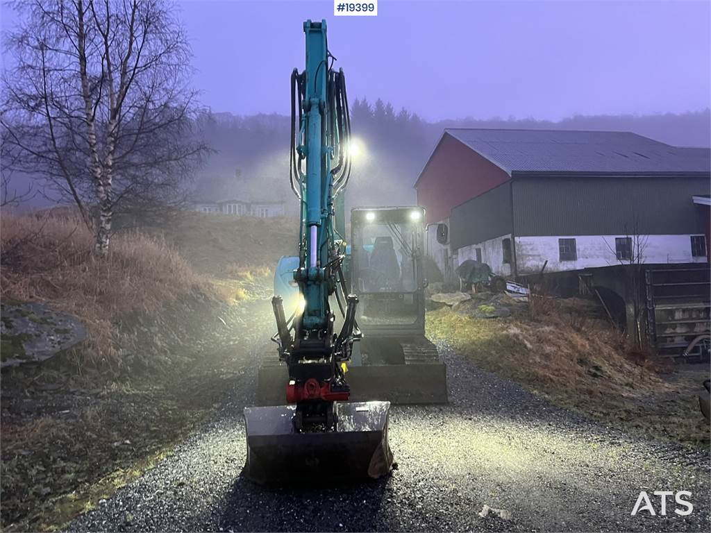 Kobelco SK75SR-7 Excavator w/ Rototilt, sanding bucket and