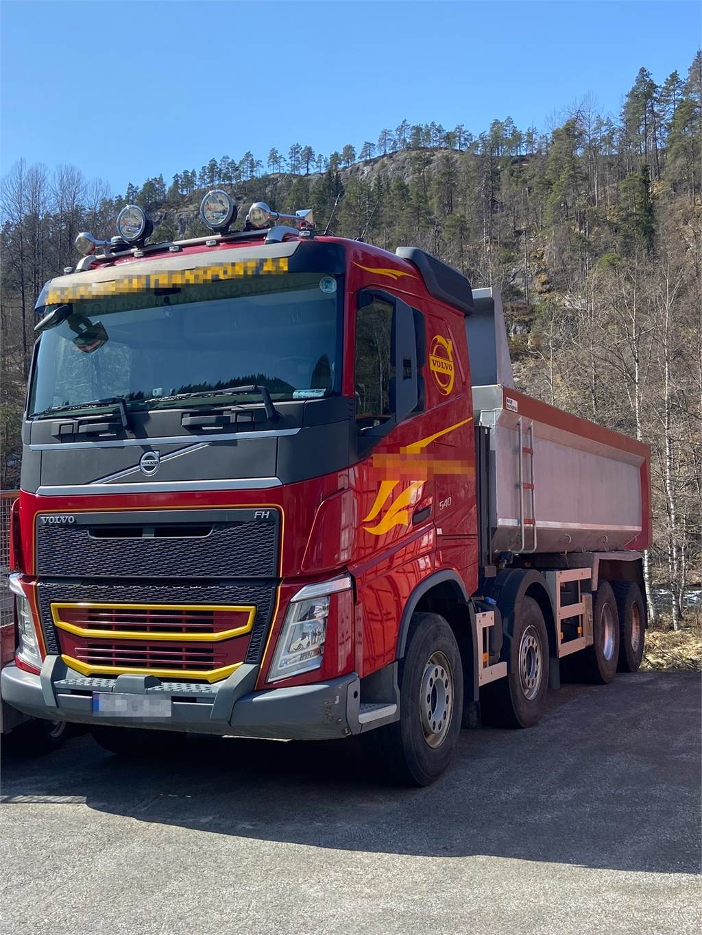 Volvo FH540 8x4 Tipper Truck w/2006 Maur Triple Trailer