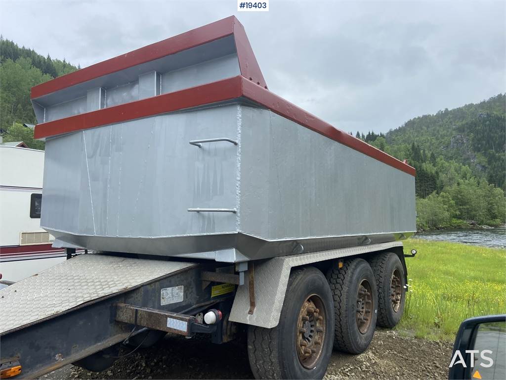 Volvo FH540 8x4 Tipper Truck w/2006 Maur Triple Trailer