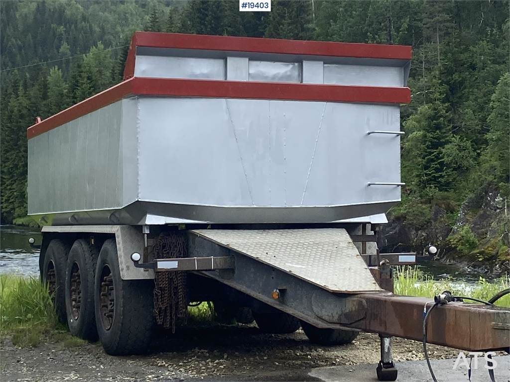 Volvo FH540 8x4 Tipper Truck w/2006 Maur Triple Trailer