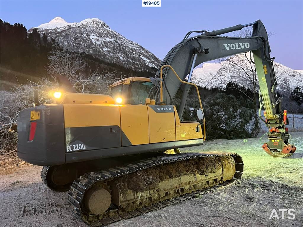 Volvo EC220 DL Excavator w/rotor tilt, bucket and gps WA