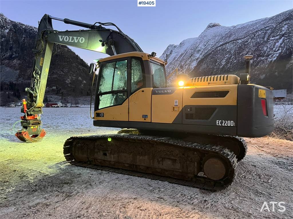 Volvo EC220 DL Excavator w/rotor tilt, bucket and gps WA