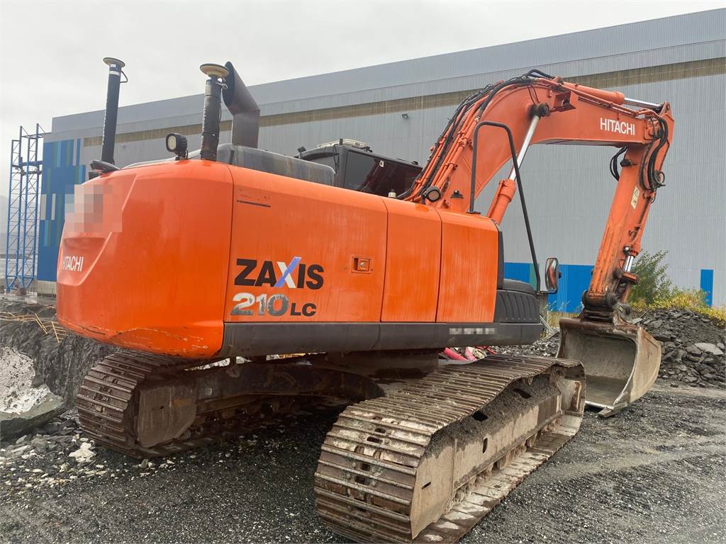 Hitachi ZX210LC-5B Excavator w/Digger Bucket and Leica GPS