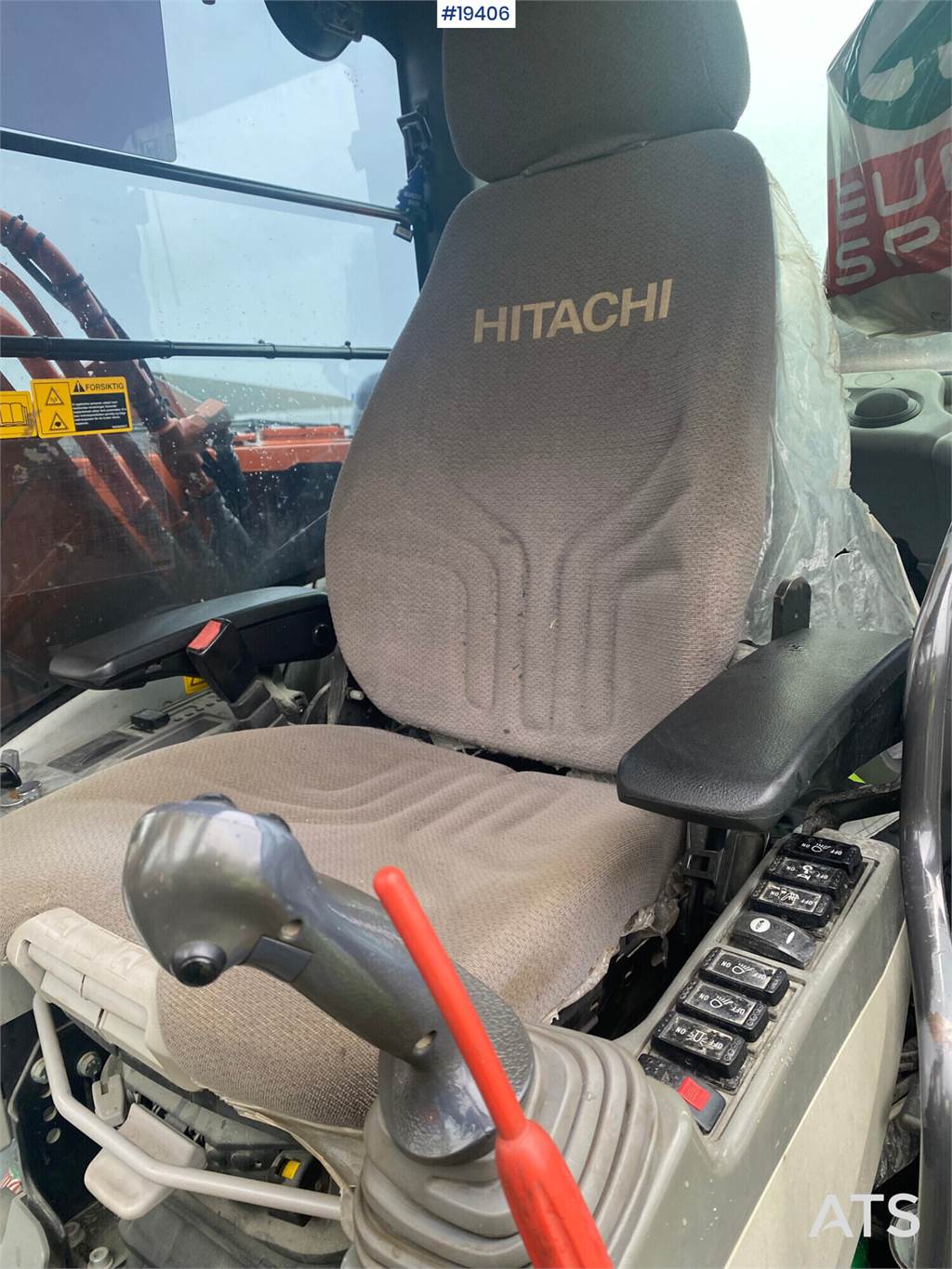 Hitachi ZX210LC-5B Excavator w/Digger Bucket and Leica GPS