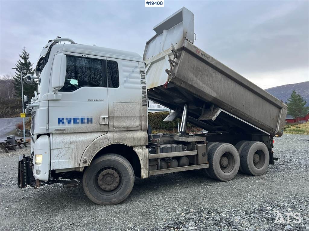 MAN TGX 6x4 Plow rigged tipper truck