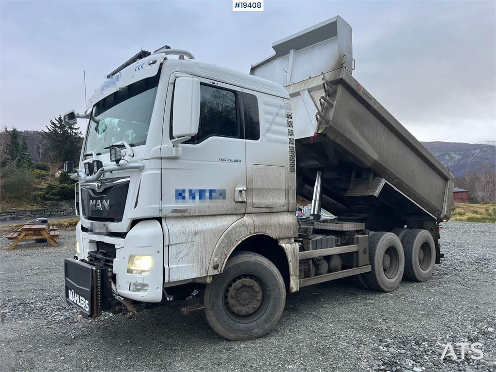 MAN TGX 6x4 Plow rigged tipper truck