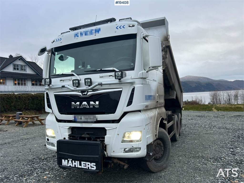 MAN TGX 6x4 Plow rigged tipper truck