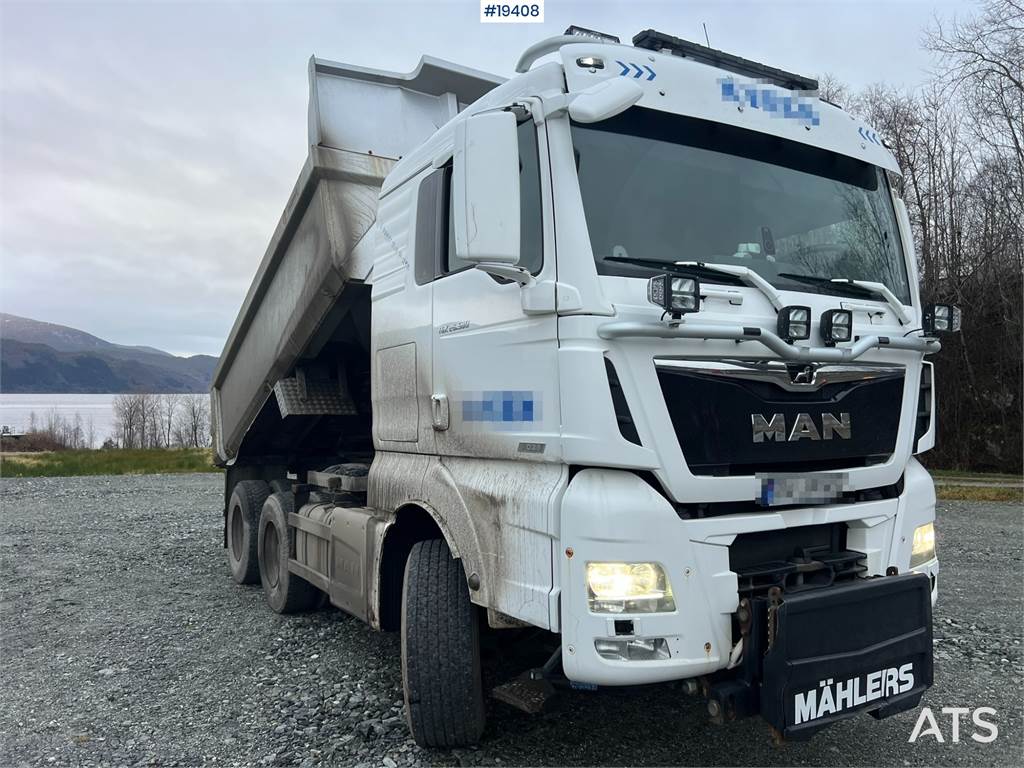 MAN TGX 6x4 Plow rigged tipper truck