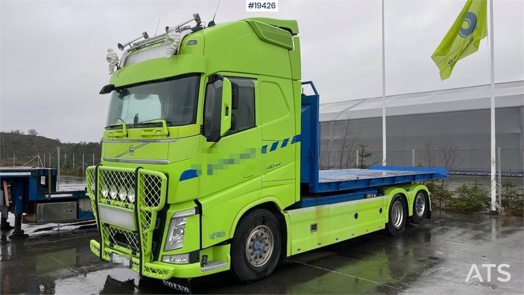 Volvo FH540 6x2 Hook truck. Low km.