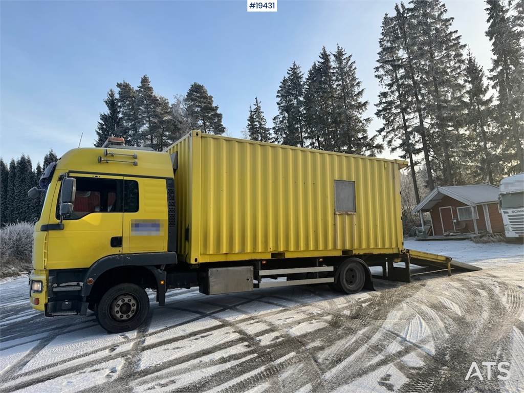 MAN TGM 15.280 Container truck w/ Driving bridges.