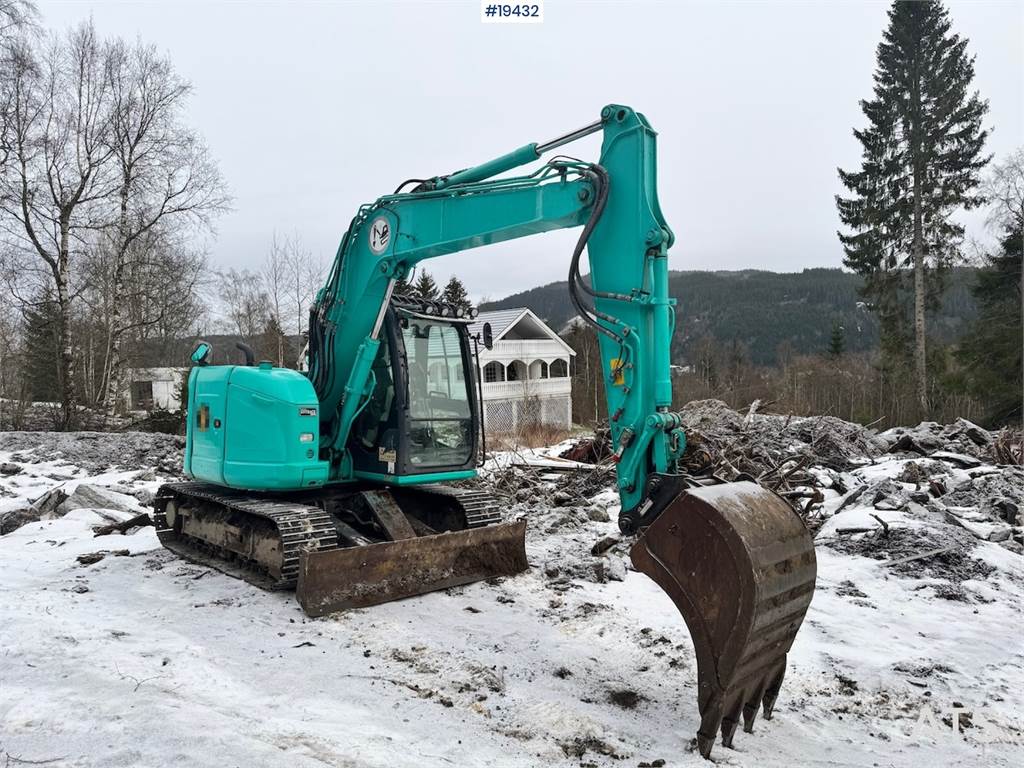 Kobelco SK75SR-3E Tracked excavator w/ Rototilt and 3 buck