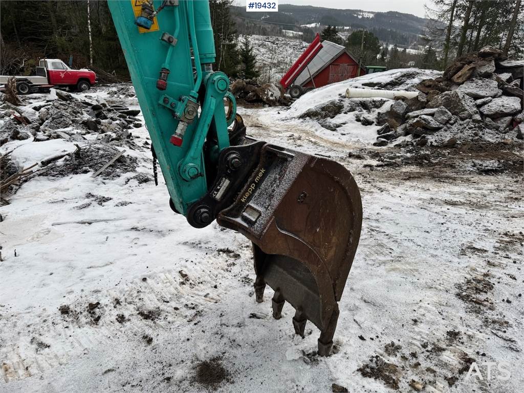 Kobelco SK75SR-3E Tracked excavator w/ Rototilt and 3 buck