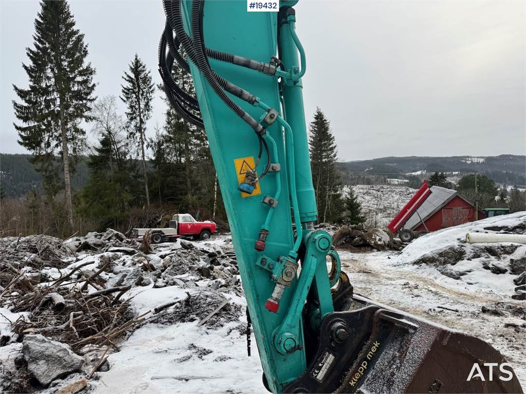 Kobelco SK75SR-3E Tracked excavator w/ Rototilt and 3 buck