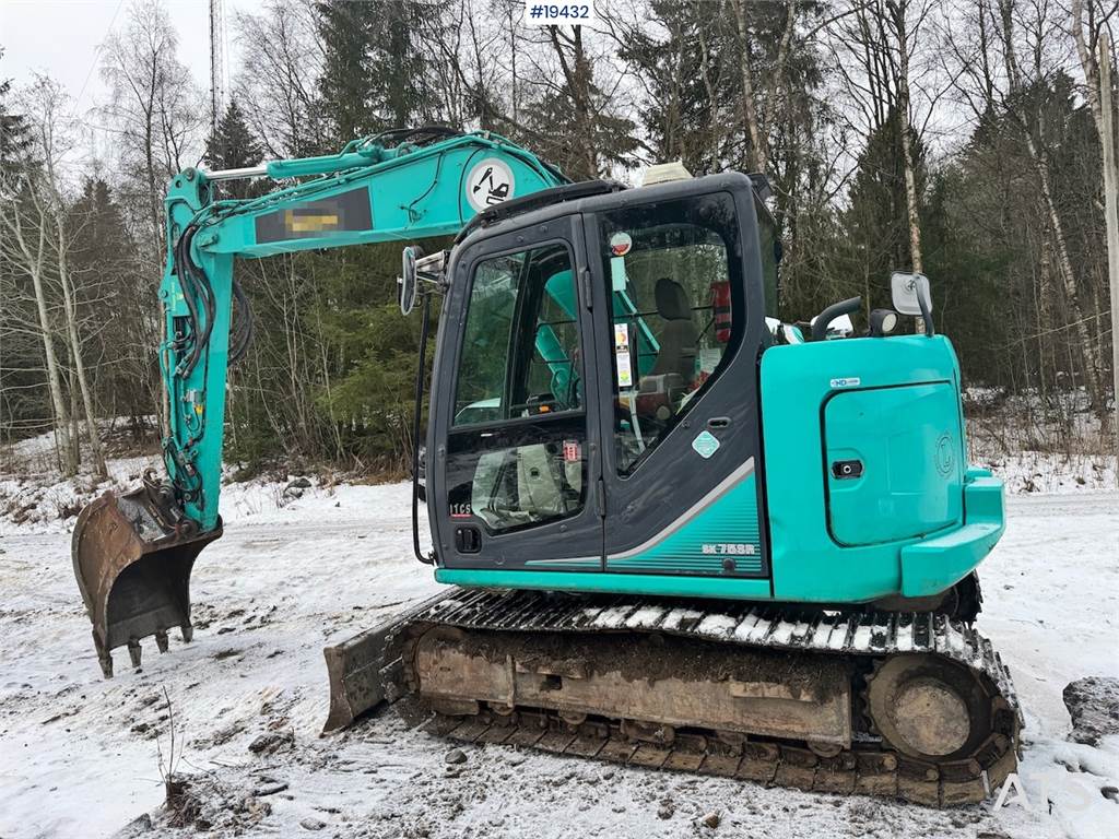 Kobelco SK75SR-3E Tracked excavator w/ Rototilt and 3 buck