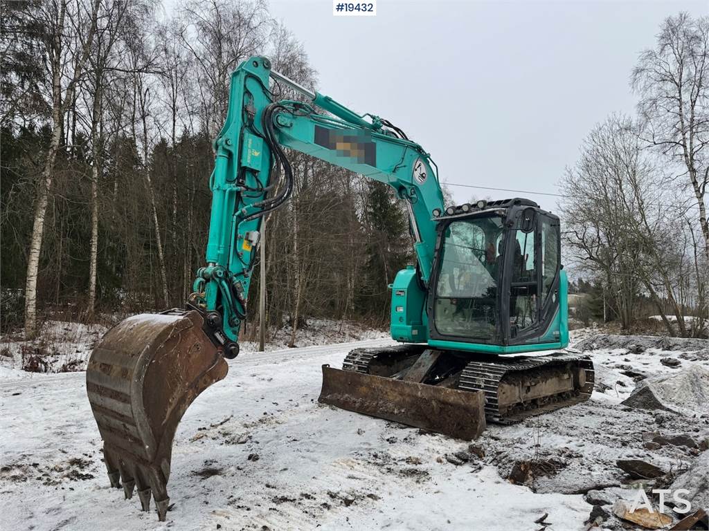 Kobelco SK75SR-3E Tracked excavator w/ Rototilt and 3 buck